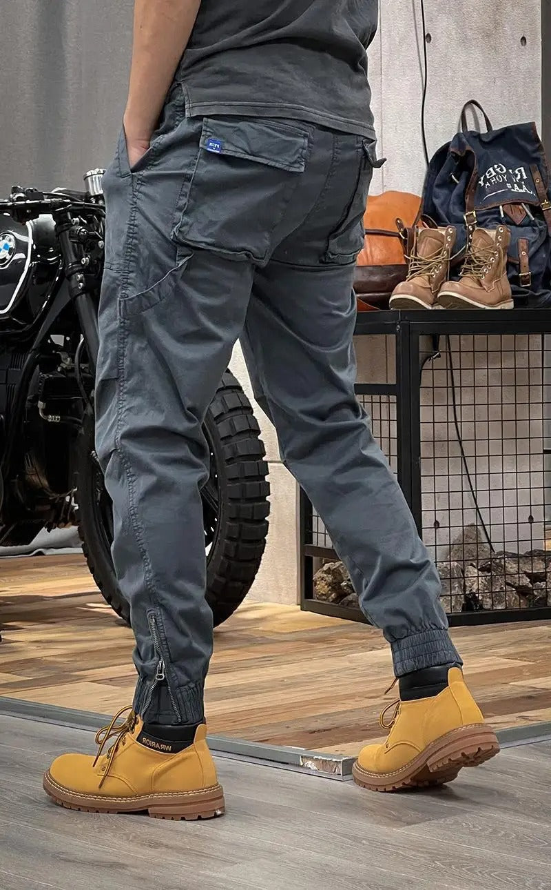 Lucas | Spodnie cargo slim fit z praktycznymi kieszeniami